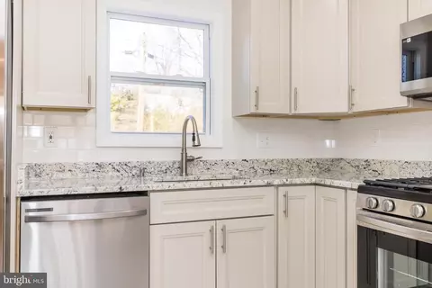 5510 Daybreak Ter, Baltimore, MD 21206 photo 12