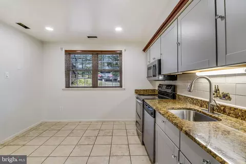 21 Tallow Ct #6-6F, Windsor Mill, MD 21244 photo 13