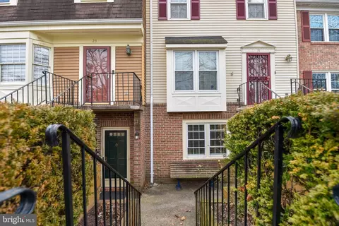 21 Tallow Ct #6-6F, Windsor Mill, MD 21244 photo 2