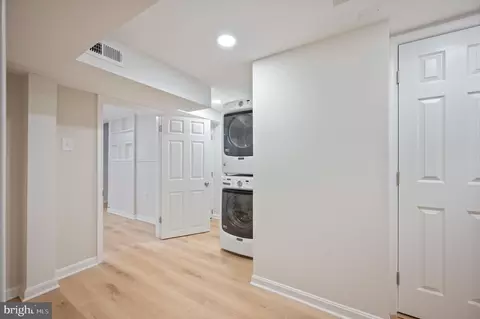 Entry Way - 7316 Conley St, Baltimore, MD 21224 photo 4 of 7