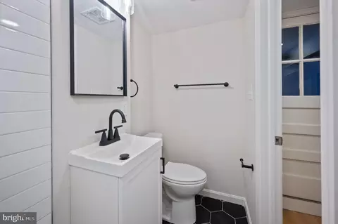 Bath - 7316 Conley St, Baltimore, MD 21224 photo 3 of 4