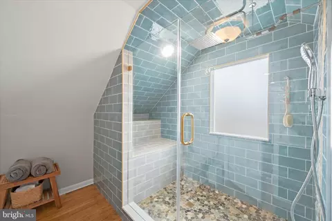 Bath - 5521 Willys Ave, Halethorpe, MD 21227 photo 3 of 5