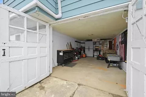 Entry Way - 5521 Willys Ave, Halethorpe, MD 21227 photo 5 of 5