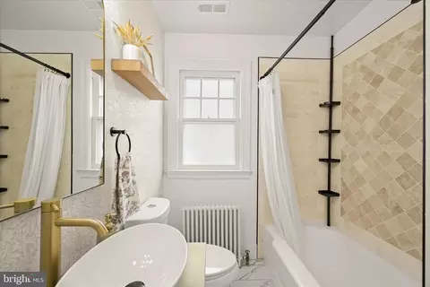 Bath - 5521 Willys Ave, Halethorpe, MD 21227 photo 2 of 5