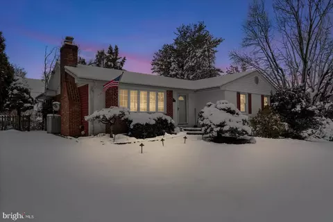 903 Breezewick Cir, Towson, MD 21286