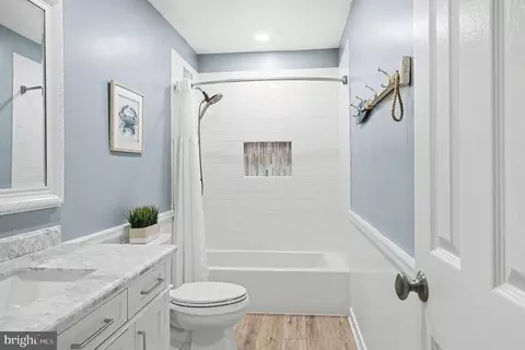 Bath - 2809 4th St, Sparrows Point, MD 21219 photo 3 of 3