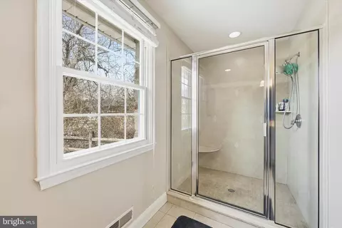 Bath - 1 Windemere Pkwy, Phoenix, MD 21131 photo 2 of 4