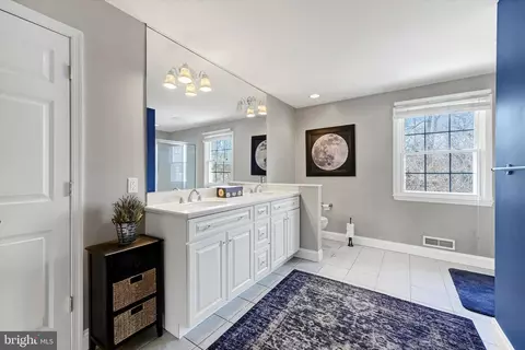 Bath - 1 Windemere Pkwy, Phoenix, MD 21131 photo 1 of 4