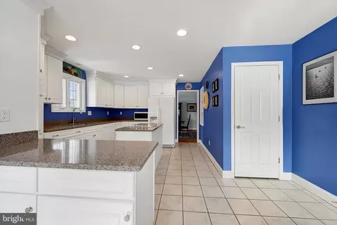 Kitchen - 1 Windemere Pkwy, Phoenix, MD 21131 photo 3 of 5