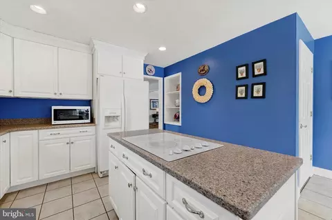 Kitchen - 1 Windemere Pkwy, Phoenix, MD 21131 photo 4 of 5