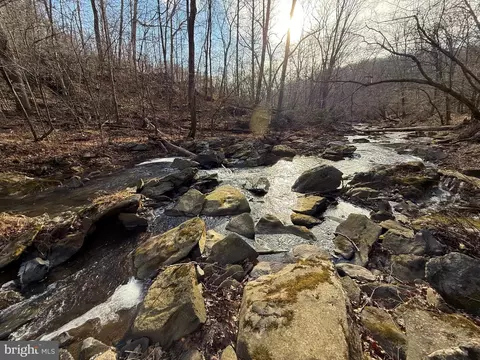 Falls Road, Sparks, MD 21152