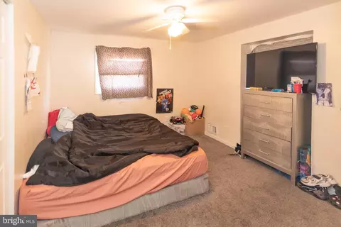 Bedroom - 5686 Utrecht Rd, Baltimore, MD 21206 photo 2 of 5