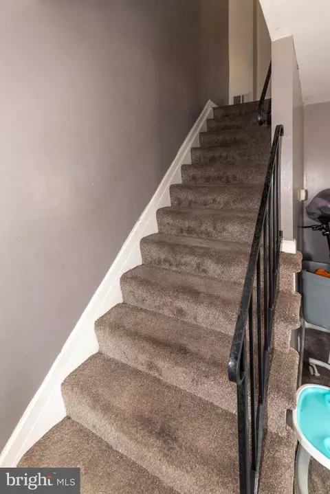 Entry Way - 5686 Utrecht Rd, Baltimore, MD 21206 photo 6 of 9