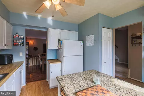 Kitchen - 48 Stoneway Pl, Nottingham, MD 21236 photo 3 of 4