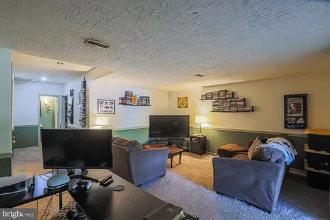 Entry Way - 48 Stoneway Pl, Nottingham, MD 21236 photo 2 of 2
