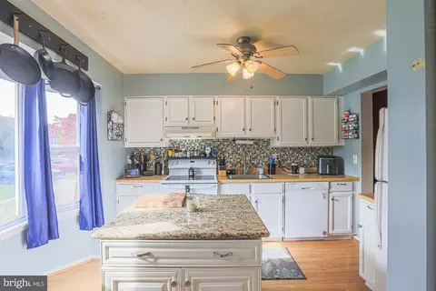 Kitchen - 48 Stoneway Pl, Nottingham, MD 21236 photo 1 of 4
