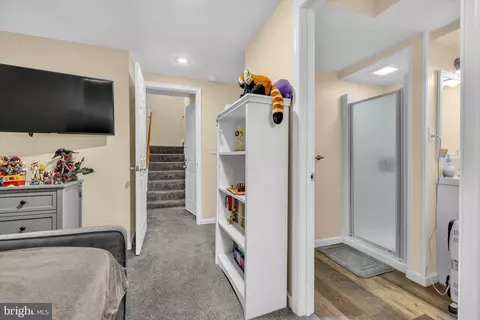 Entry Way - 401 2nd Ave, Halethorpe, MD 21227 photo 15 of 18