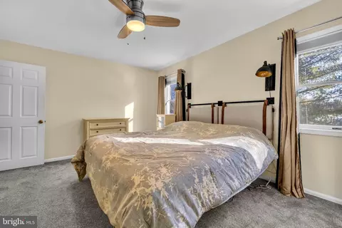 Bedroom - 401 2nd Ave, Halethorpe, MD 21227 photo 3 of 9
