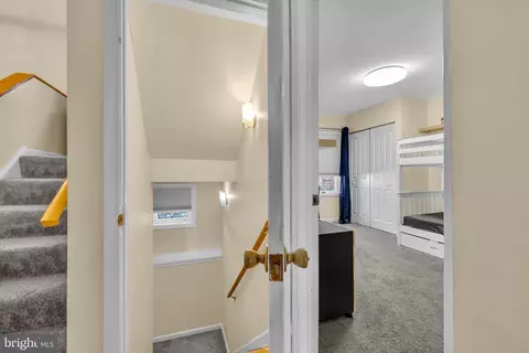 Entry Way - 401 2nd Ave, Halethorpe, MD 21227 photo 13 of 18
