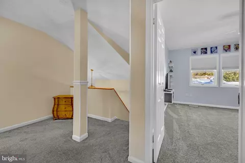 Entry Way - 401 2nd Ave, Halethorpe, MD 21227 photo 9 of 18