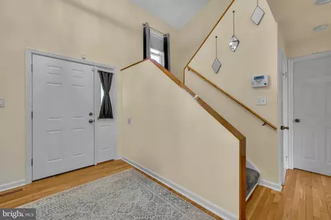 Entry Way - 401 2nd Ave, Halethorpe, MD 21227 photo 1 of 18