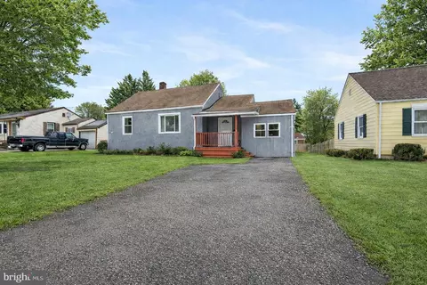13 Virginia Ave, Reisterstown, MD 21136