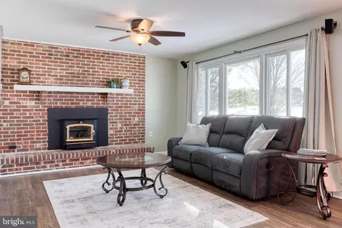 Living - 17823 Marshall Mill Rd, Hampstead, MD 21074 photo 3 of 3
