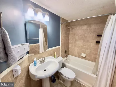 Bath - 2773 Yarnall Rd, Halethorpe, MD 21227 photo 1 of 2