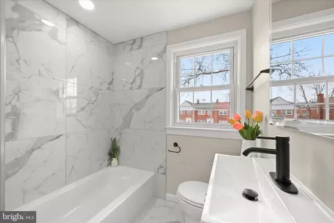 Bath - 1531 Clairidge Rd, Baltimore, MD 21207 photo 1 of 4