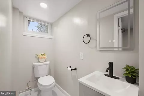 Bath - 1531 Clairidge Rd, Baltimore, MD 21207 photo 3 of 4