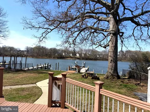 6 W Kingston Park Ln, Middle River, MD 21220