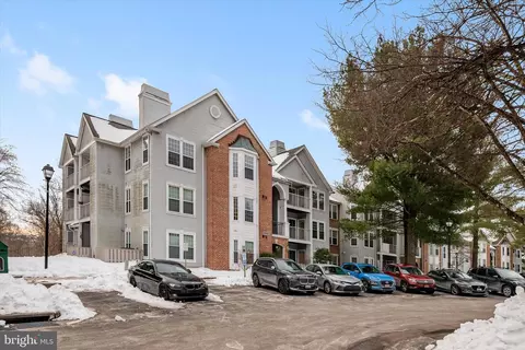 4404 Silverbrook Ln #E, Owings Mills, MD 21117