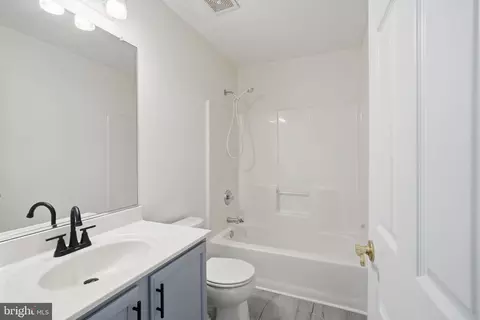 Entry Way - 6 Reef Ct, Sparrows Point, MD 21219 photo 4 of 4