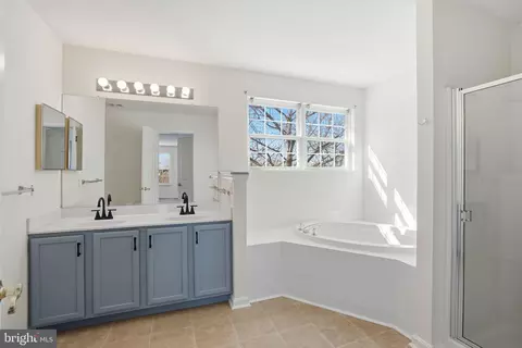 Bath - 6 Reef Ct, Sparrows Point, MD 21219 photo 1 of 2