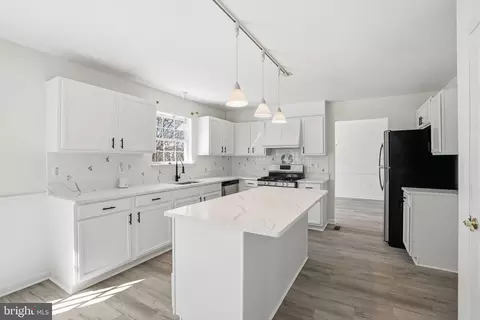Kitchen - 6 Reef Ct, Sparrows Point, MD 21219 photo 1 of 3