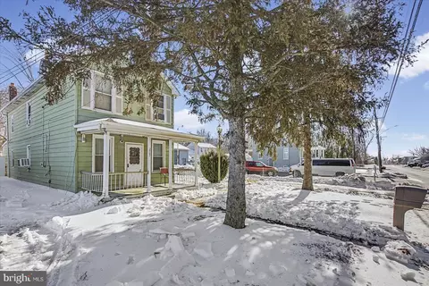 2707 Sparrows Point Rd, Edgemere, MD 21219