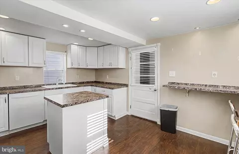 Kitchen - 2707 Sparrows Point Rd, Edgemere, MD 21219 photo 4 of 5