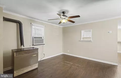 Living - 2707 Sparrows Point Rd, Edgemere, MD 21219 photo 1 of 1