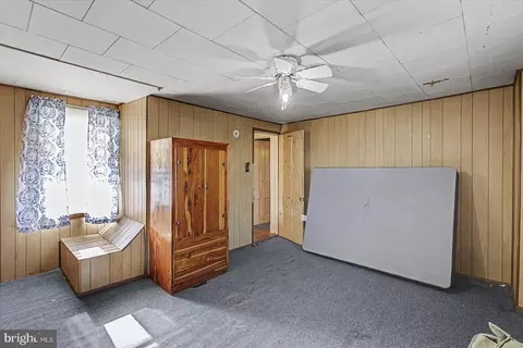 Bedroom - 2707 Sparrows Point Rd, Edgemere, MD 21219 photo 2 of 5