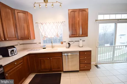 Kitchen - 5822 Dillon John Ct, White Marsh, MD 21162 photo 1 of 4