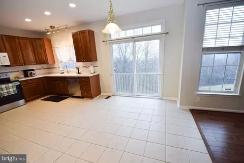 Kitchen - 5822 Dillon John Ct, White Marsh, MD 21162 photo 4 of 4