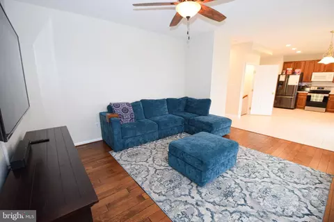 Living - 5822 Dillon John Ct, White Marsh, MD 21162 photo 2 of 6