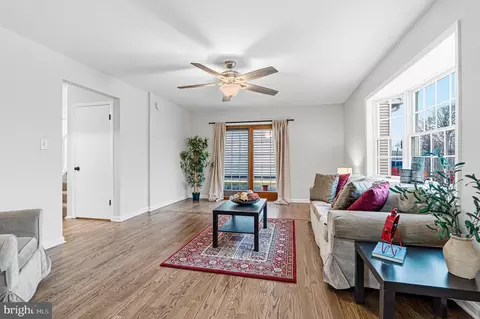 Living - 9 Menteith Ct, Nottingham, MD 21236 photo 3 of 3