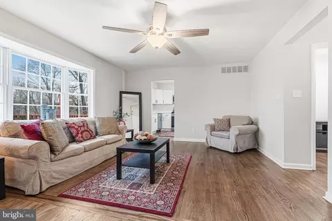Living - 9 Menteith Ct, Nottingham, MD 21236 photo 1 of 3