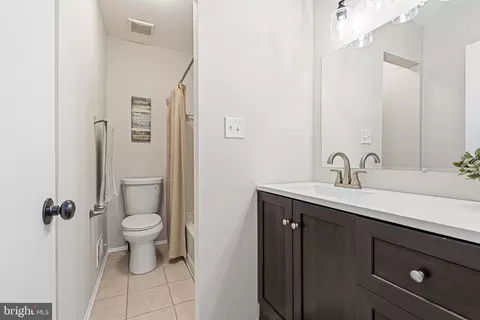 Bath - 9 Menteith Ct, Nottingham, MD 21236 photo 5 of 6