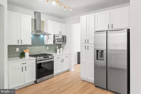 Kitchen - 917 Gladway Rd, Middle River, MD 21220 photo 2 of 4