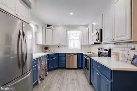 Kitchen - 1815 Wilson Point Rd, Middle River, MD 21220 photo 2 of 4