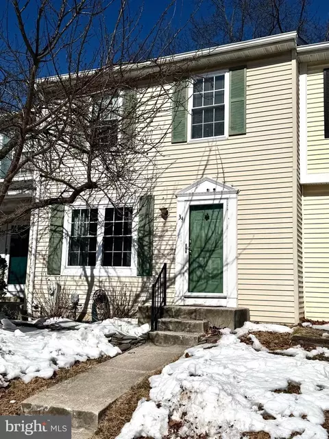 34 Hardwood Dr, Rosedale, MD 21237