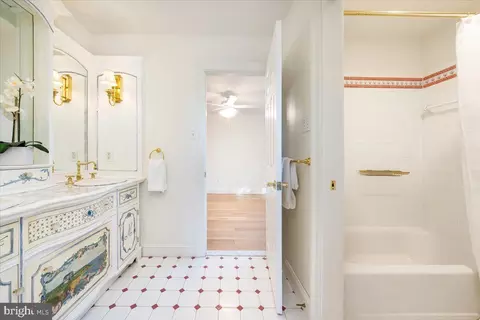 Bath - 4513 Carroll Manor Rd, Baldwin, MD 21013 photo 6 of 13