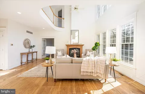 Living - 4513 Carroll Manor Rd, Baldwin, MD 21013 photo 6 of 8